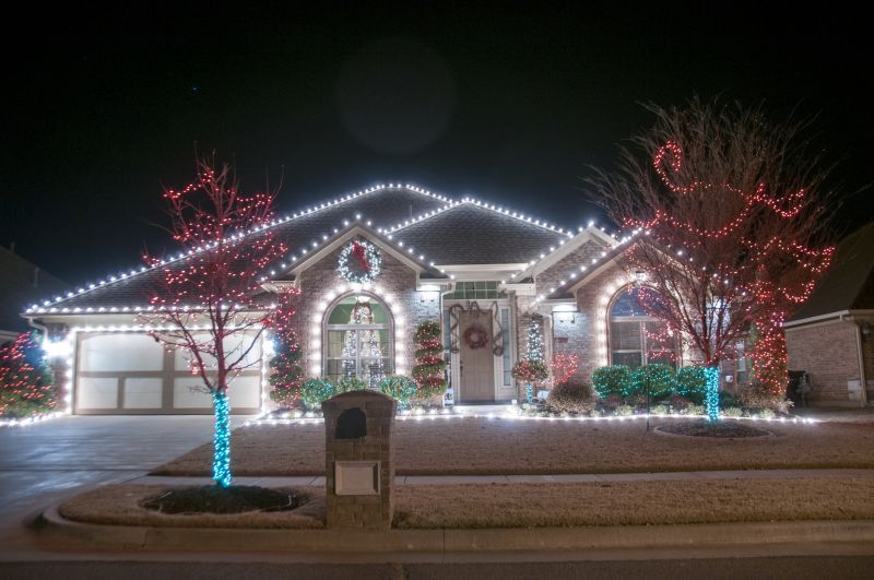 Residential Holiday Lights Installation