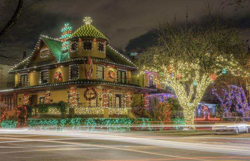 Holiday Lights Installation in Kansas City, KS
